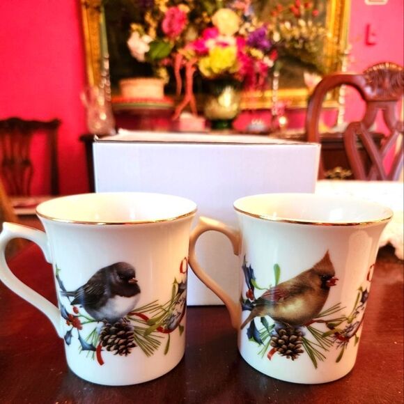 NWT Lenox Set Of Two "Winter Birds"  Porcelain Mugs w/24K Gold Trim Ret. $156 - Picture 2 of 11